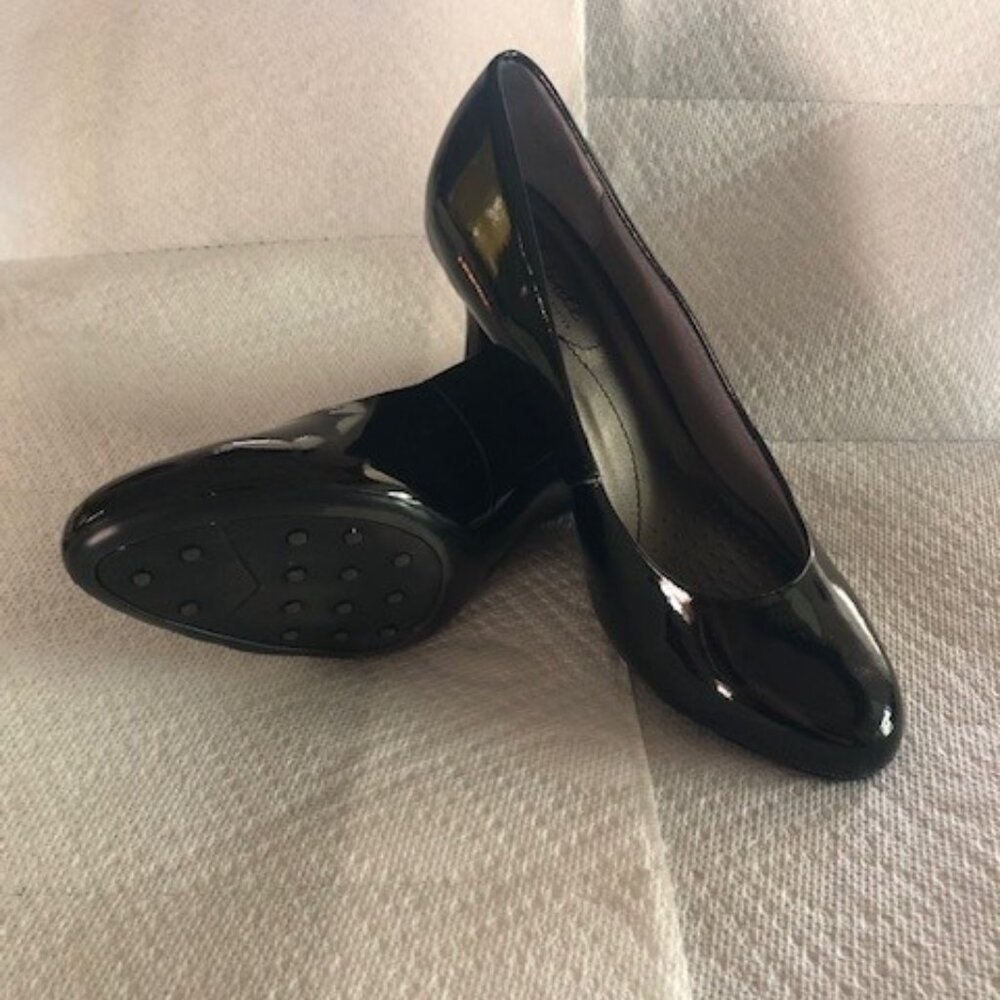 Ladies Black Patten Leather Shoes